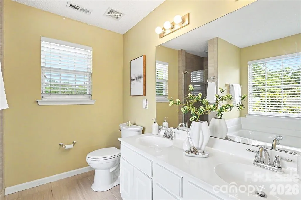 14802 Bergerac Court Charlotte NC 28277