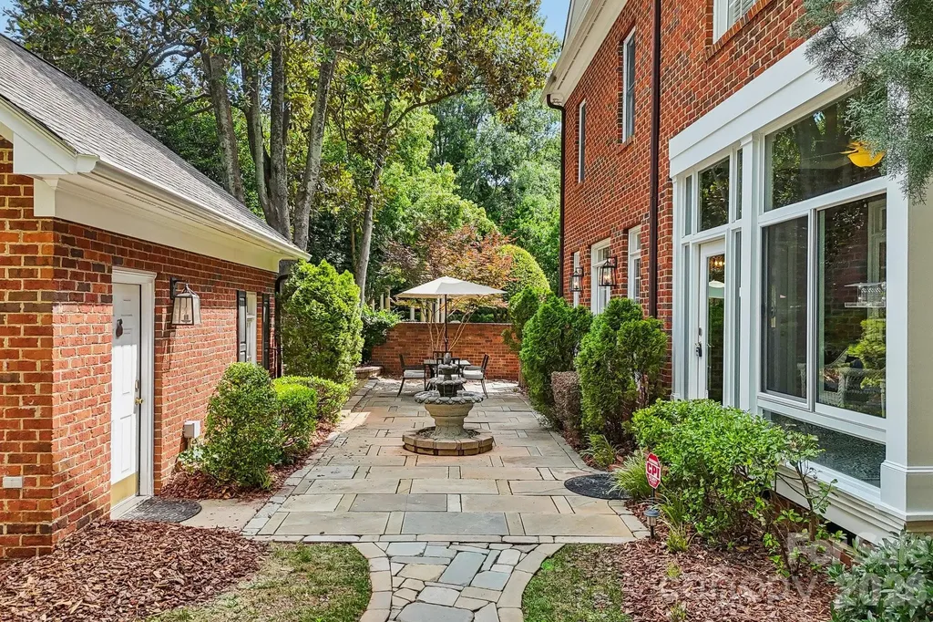 5401 Haynes Hall Place Charlotte NC 28270