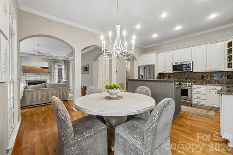 5401 Haynes Hall Place Charlotte NC 28270