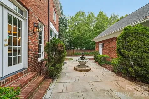 5401 Haynes Hall Place Charlotte NC 28270