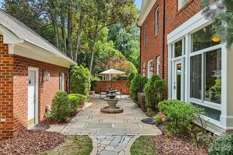 5401 Haynes Hall Place Charlotte NC 28270