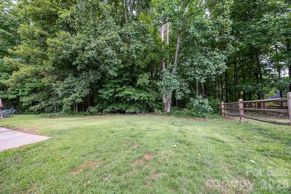 2502 Hemby Woods Drive Charlotte NC 28262