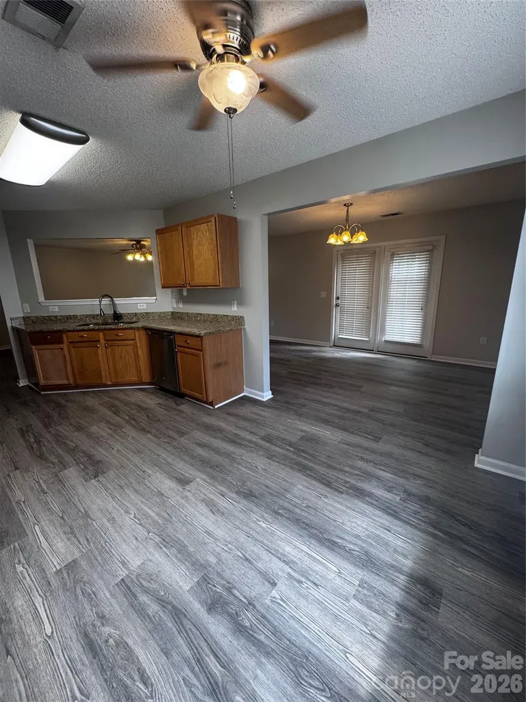 6528 Forest Cross Drive Charlotte NC 28216