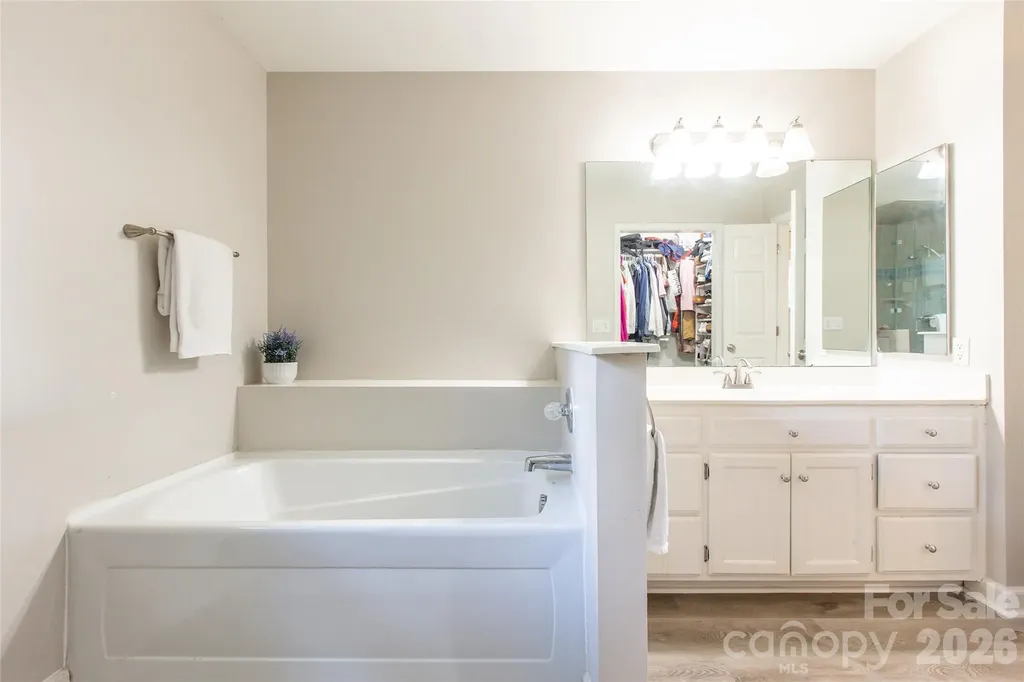 9613 Fairmead Drive Charlotte NC 28269