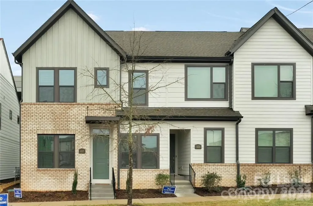 6327 Southgrove Street Charlotte NC 28277
