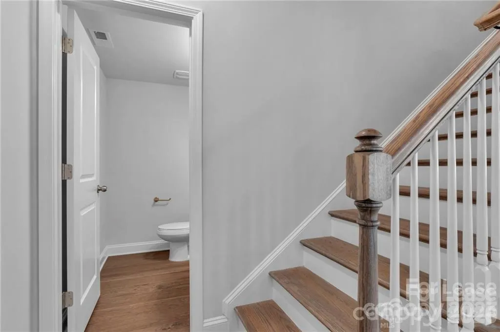 6327 Southgrove Street Charlotte NC 28277
