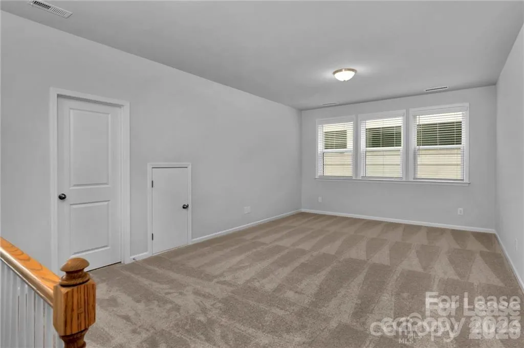 6327 Southgrove Street Charlotte NC 28277