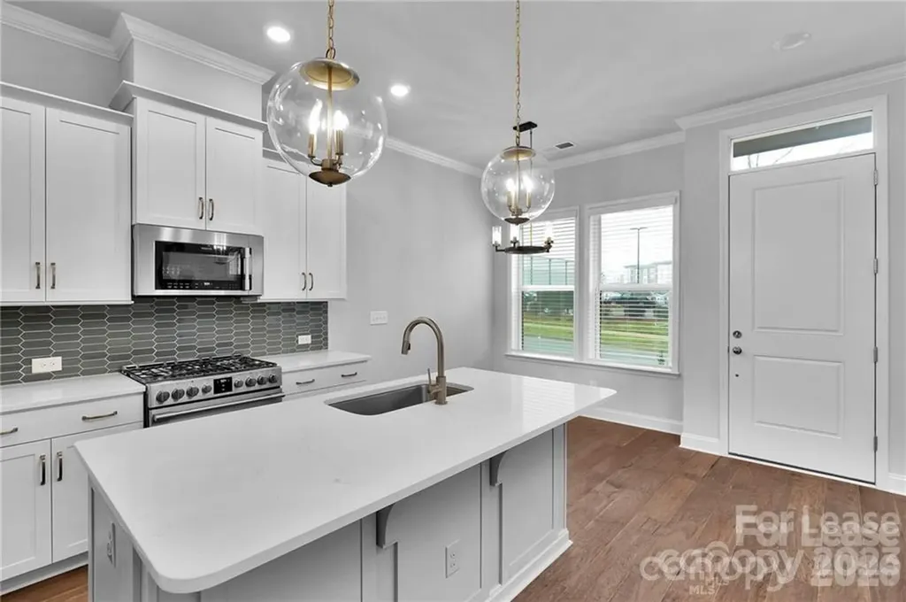 6327 Southgrove Street Charlotte NC 28277