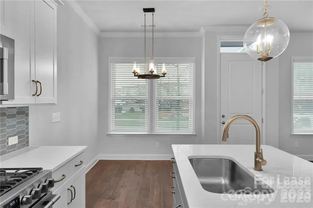 6327 Southgrove Street Charlotte NC 28277