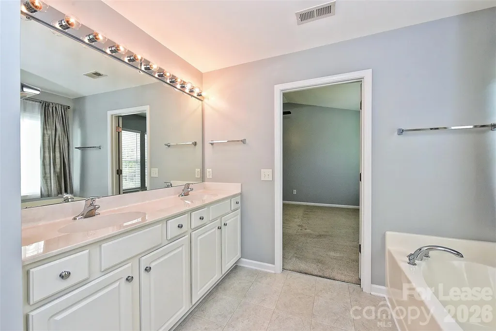 9824 Carson Whitley Avenue Charlotte NC 28277