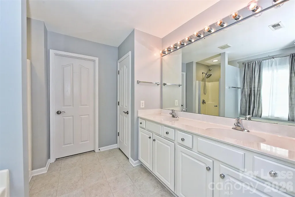 9824 Carson Whitley Avenue Charlotte NC 28277