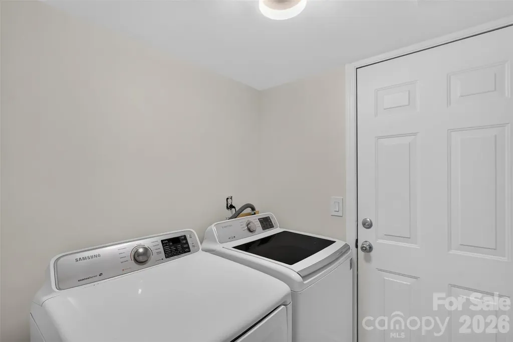 6815 Oldecastle Court Charlotte NC 28277