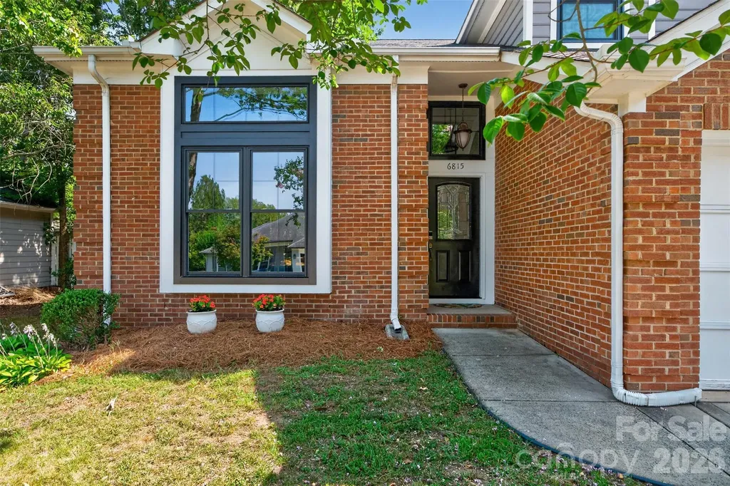 6815 Oldecastle Court Charlotte NC 28277