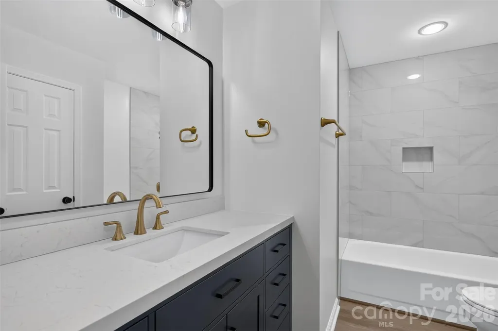 6815 Oldecastle Court Charlotte NC 28277