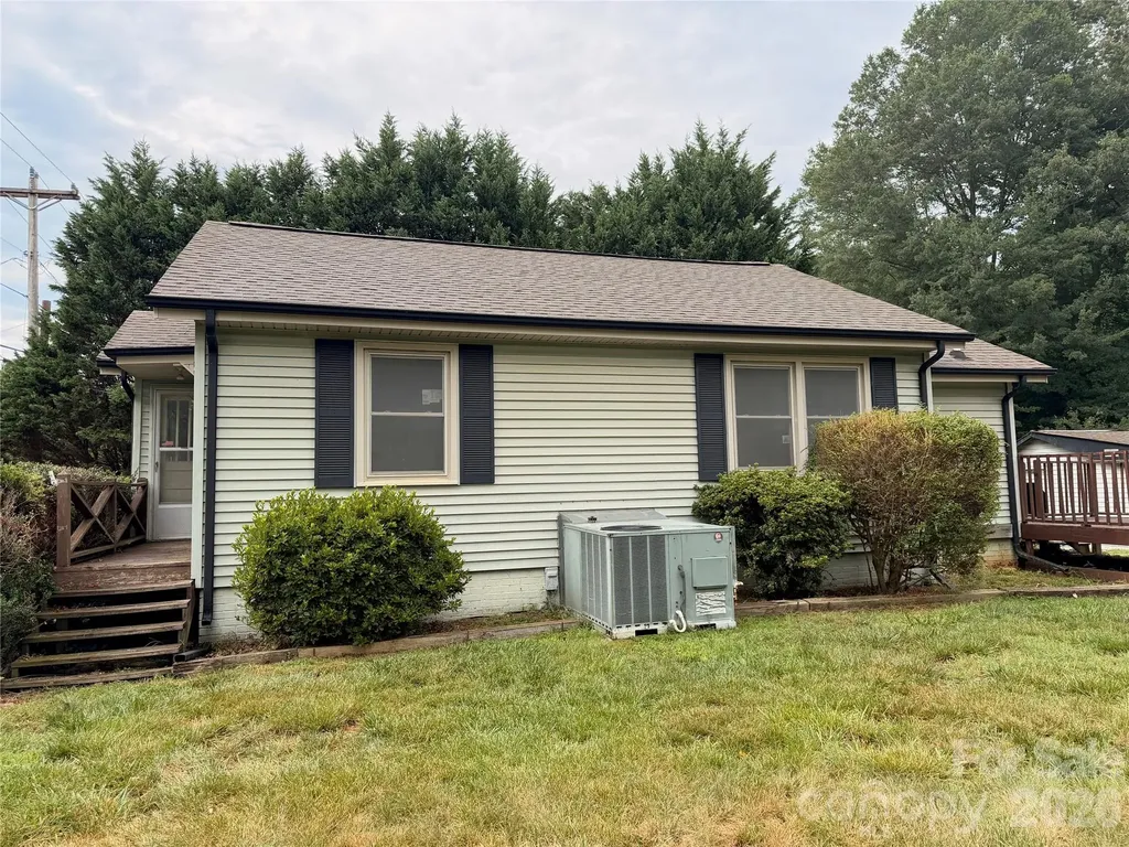 2475 Shelton Avenue Statesville NC 28677