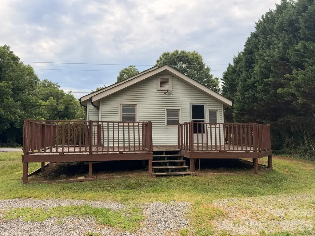 2475 Shelton Avenue Statesville NC 28677