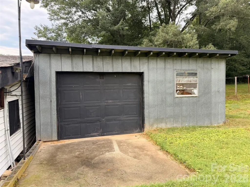 2475 Shelton Avenue Statesville NC 28677
