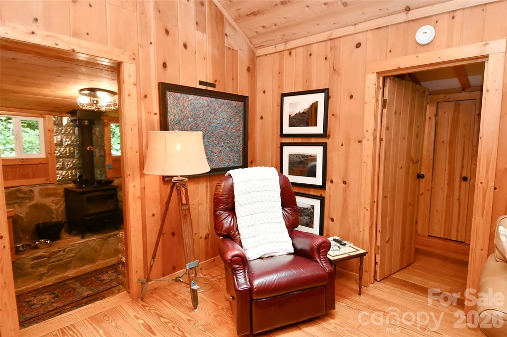 33 Tennis Court Road Burnsville NC 28714