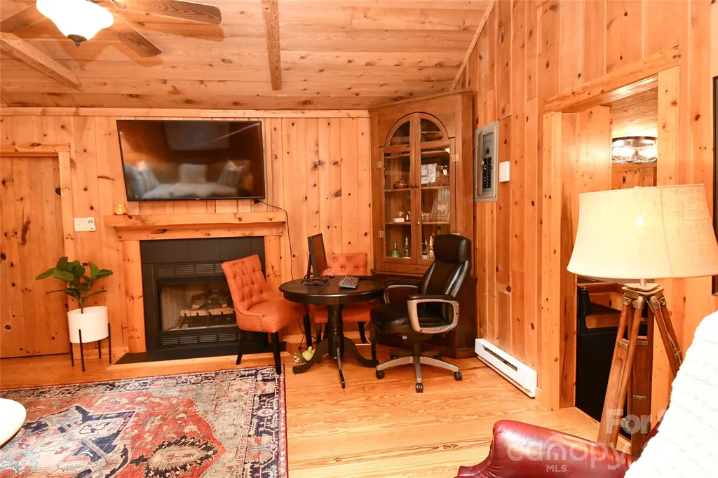 33 Tennis Court Road Burnsville NC 28714