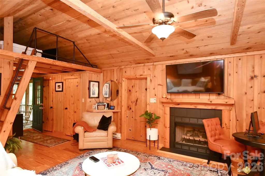33 Tennis Court Road Burnsville NC 28714