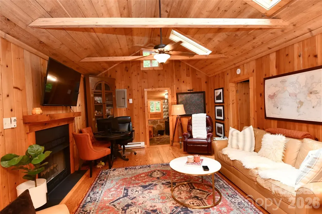 33 Tennis Court Road Burnsville NC 28714