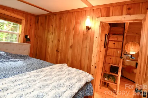 33 Tennis Court Road Burnsville NC 28714