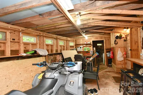 33 Tennis Court Road Burnsville NC 28714