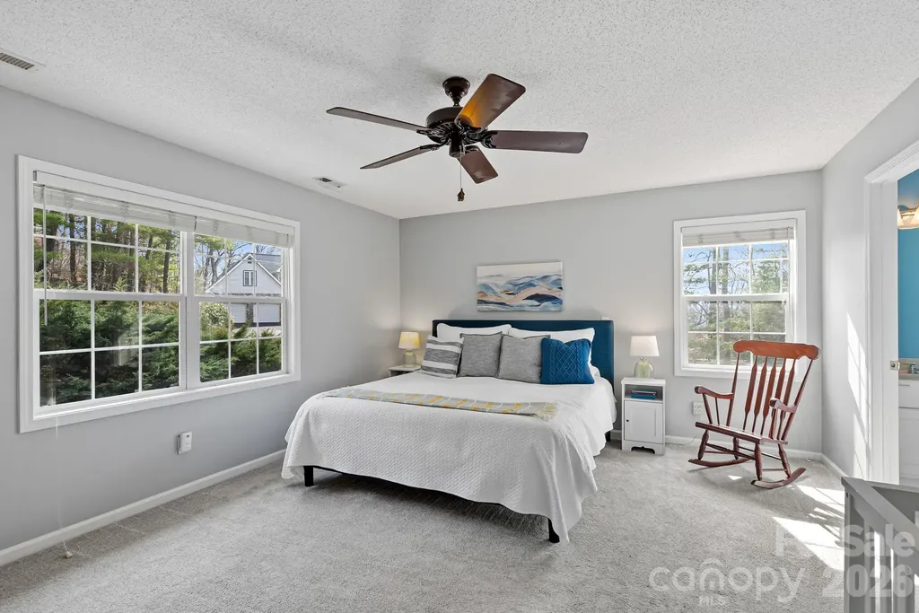 505 Kings Ridge Asheville NC 28804