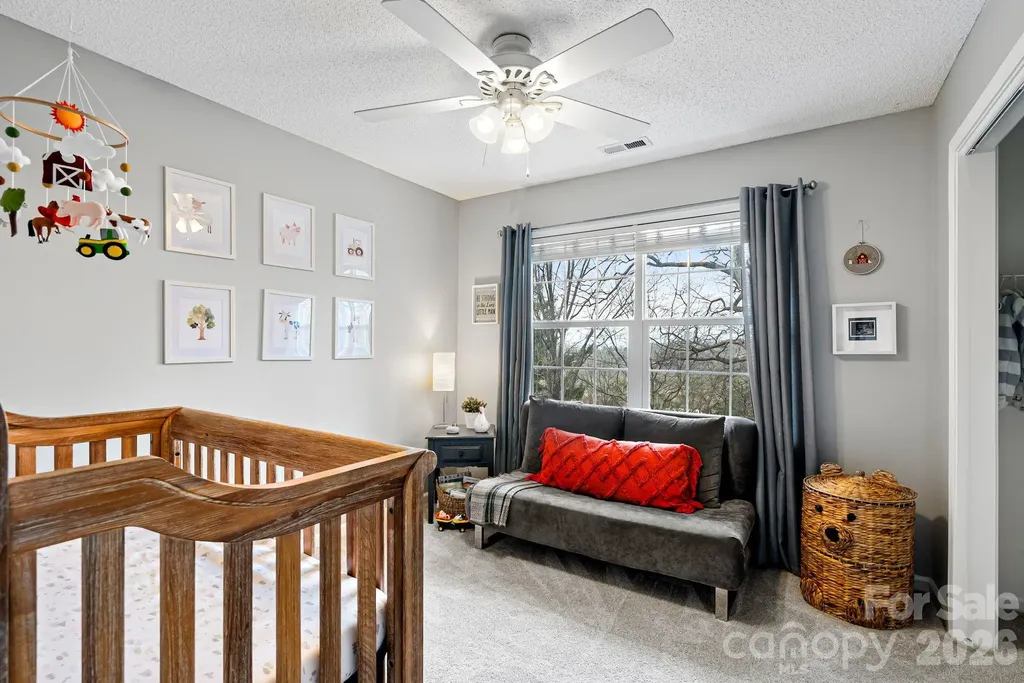 505 Kings Ridge Asheville NC 28804