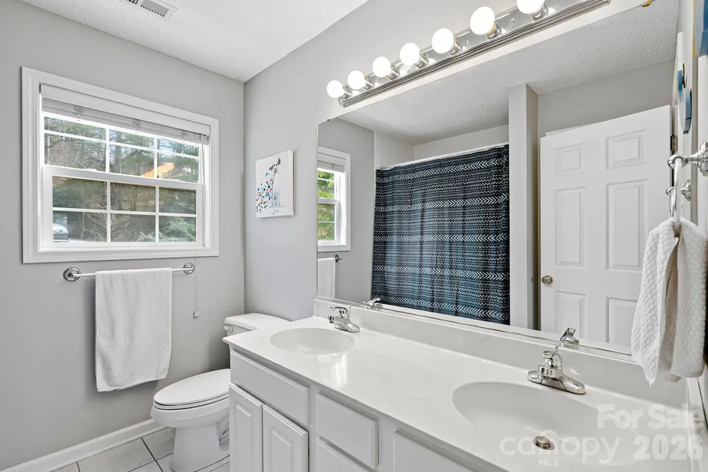 505 Kings Ridge Asheville NC 28804