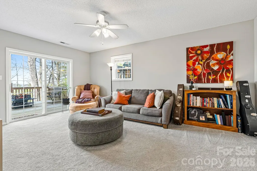 505 Kings Ridge Asheville NC 28804