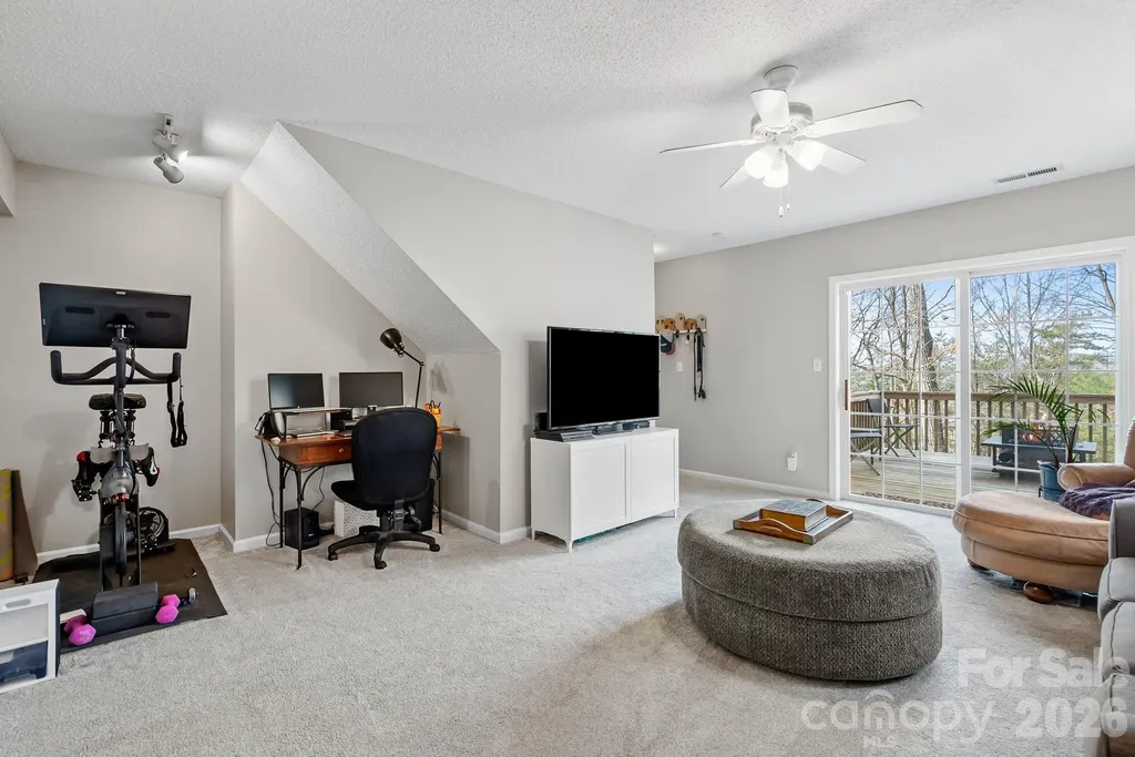 505 Kings Ridge Asheville NC 28804