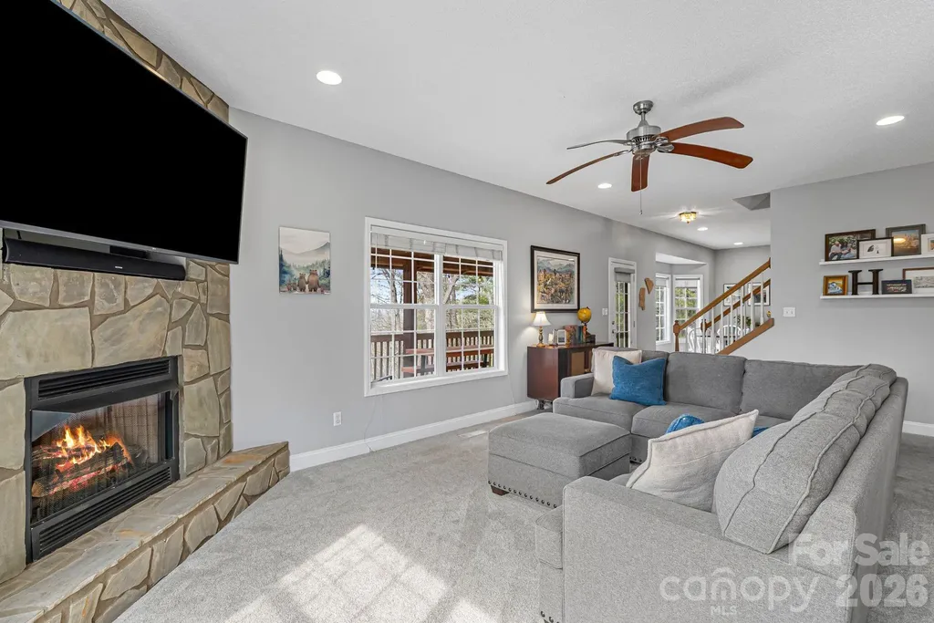 505 Kings Ridge Asheville NC 28804