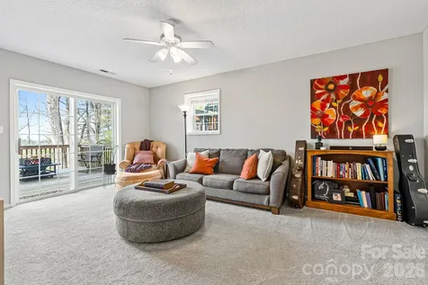 505 Kings Ridge Asheville NC 28804