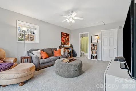 505 Kings Ridge Asheville NC 28804