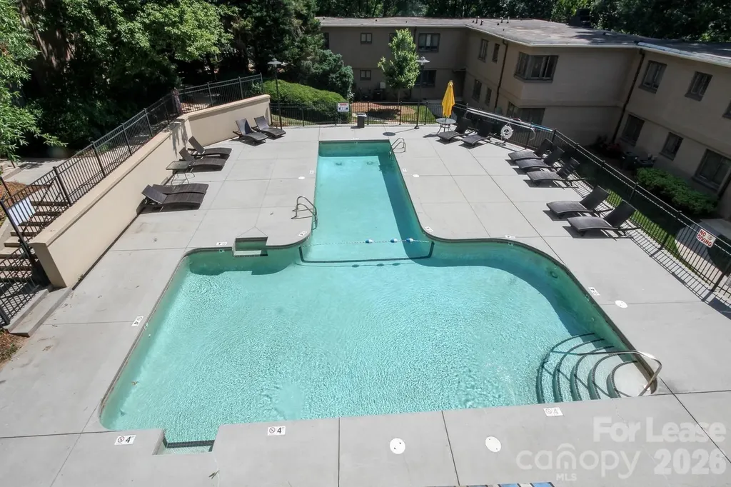 239 N Dotger Avenue Charlotte NC 28207