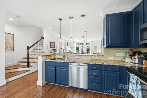 239 N Dotger Avenue Charlotte NC 28207