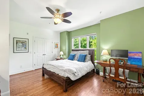 239 N Dotger Avenue Charlotte NC 28207