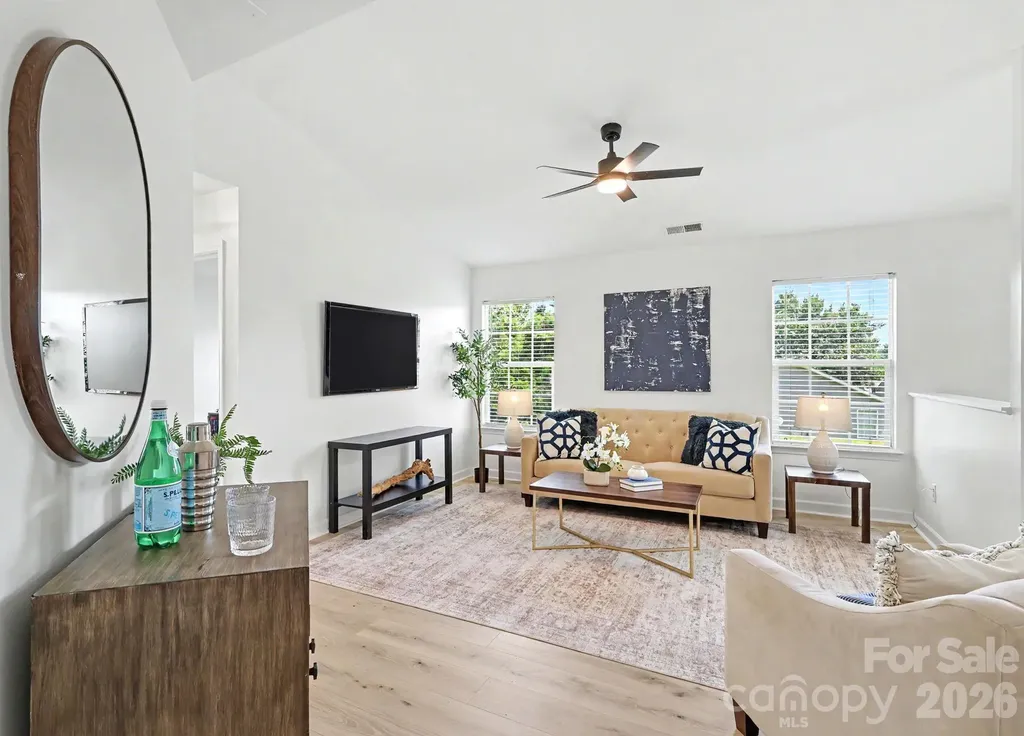 1745 Southwind Drive Charlotte NC 28216