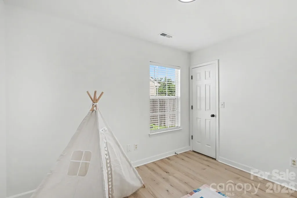 1745 Southwind Drive Charlotte NC 28216