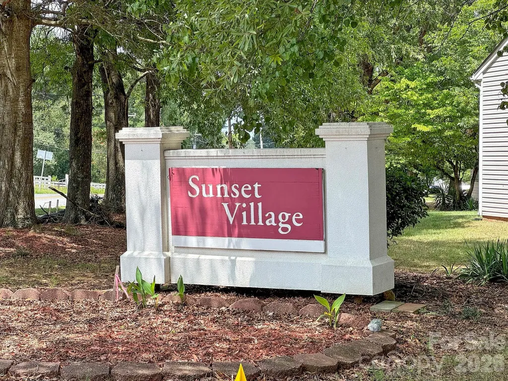 1745 Southwind Drive Charlotte NC 28216