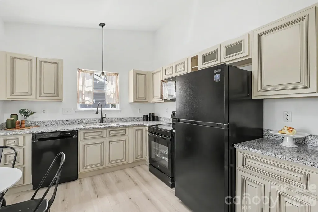 1745 Southwind Drive Charlotte NC 28216