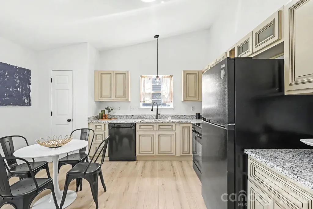 1745 Southwind Drive Charlotte NC 28216