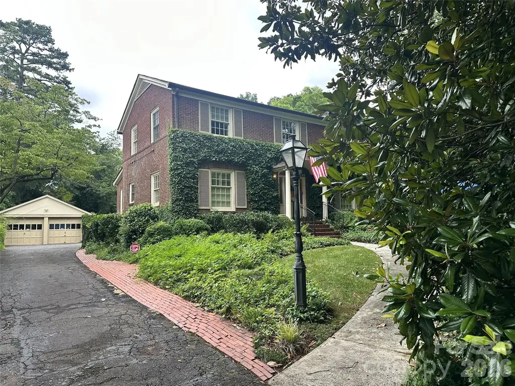 2001 Radcliffe Avenue Charlotte NC 28207