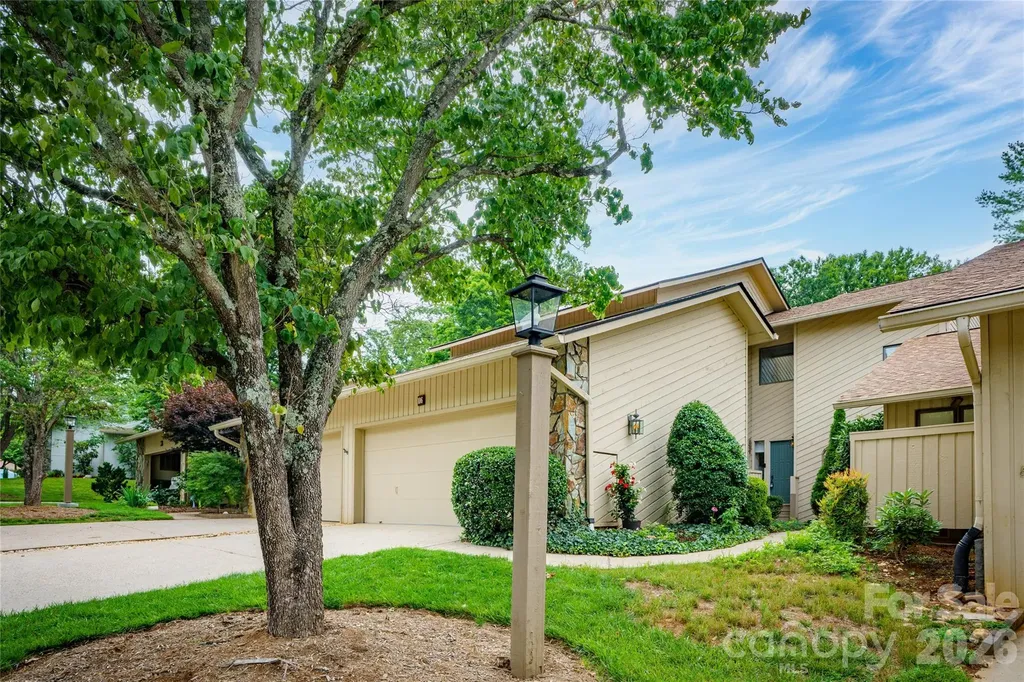 106 Deerlake Drive Asheville NC 28803