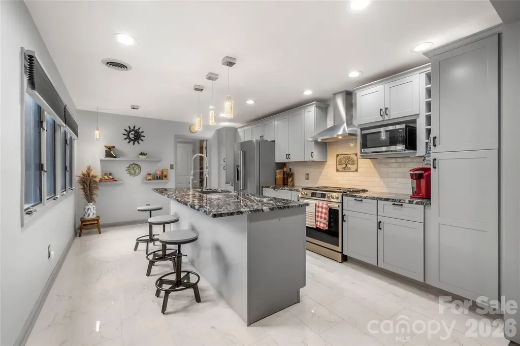 106 Deerlake Drive Asheville NC 28803