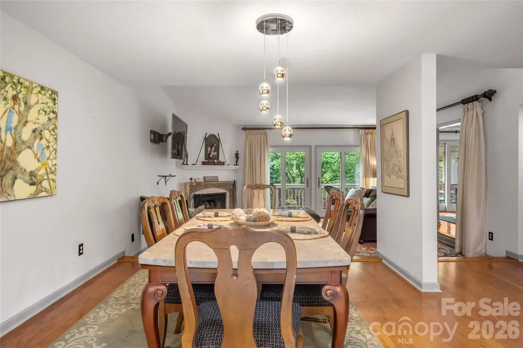 106 Deerlake Drive Asheville NC 28803