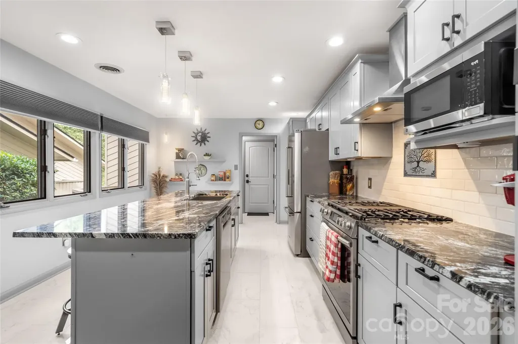 106 Deerlake Drive Asheville NC 28803