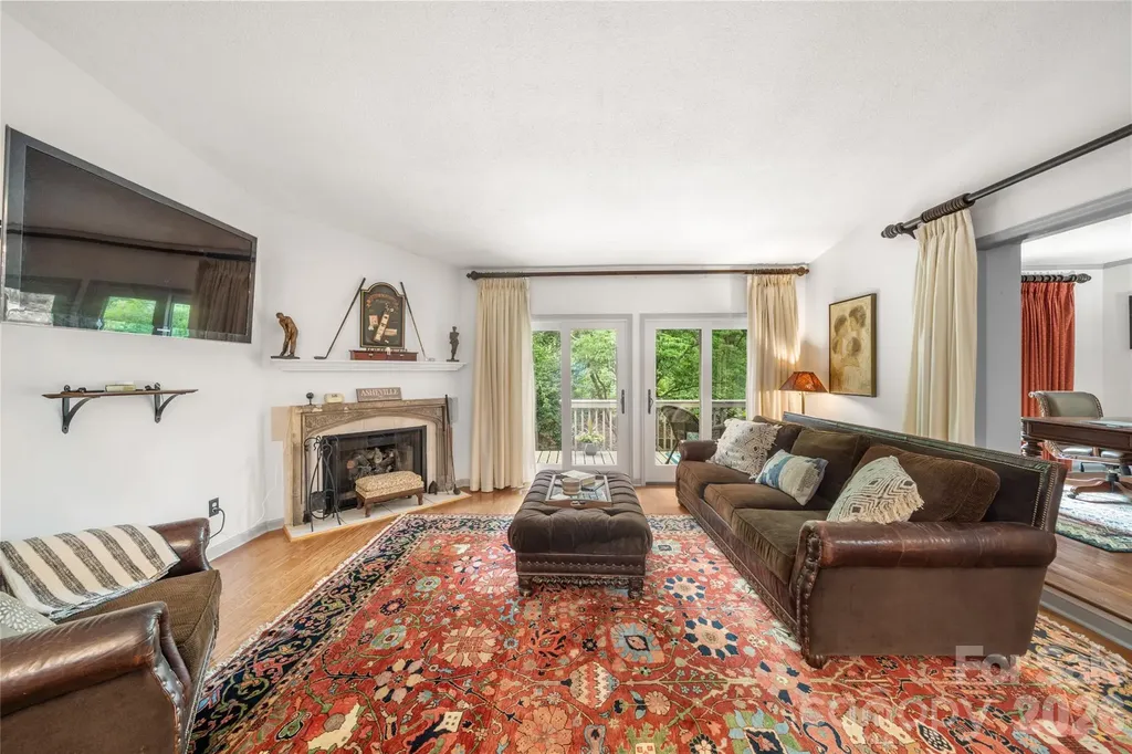106 Deerlake Drive Asheville NC 28803