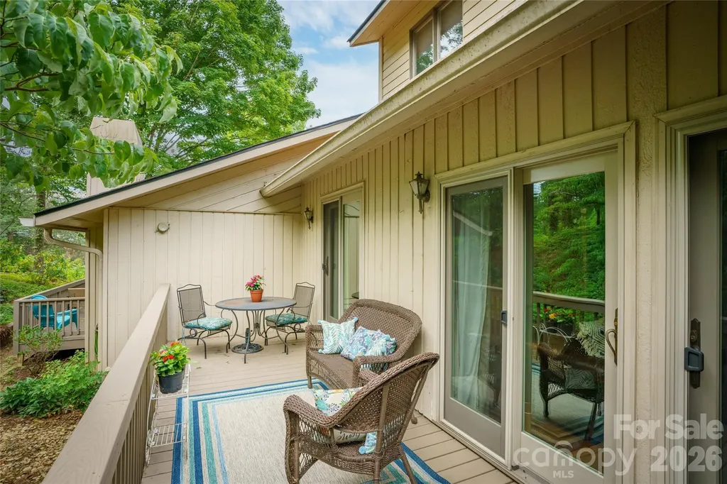106 Deerlake Drive Asheville NC 28803